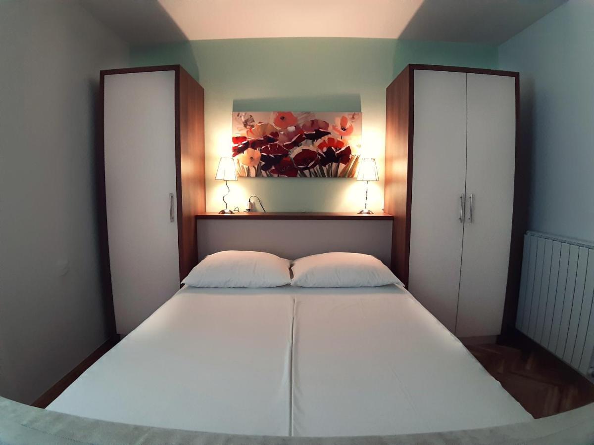 F• R• I• E• N• D• S• Bed & Breakfast Novalja Bagian luar foto