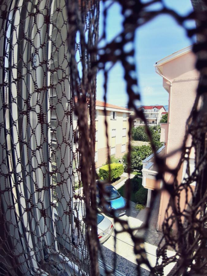 F• R• I• E• N• D• S• Bed & Breakfast Novalja Bagian luar foto