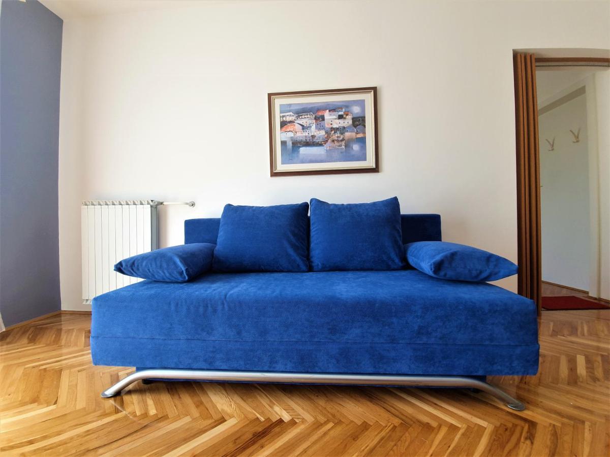 F• R• I• E• N• D• S• Bed & Breakfast Novalja Bagian luar foto