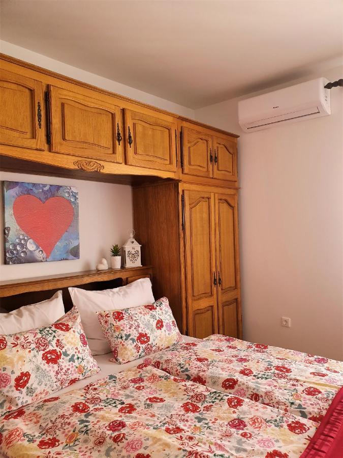 F• R• I• E• N• D• S• Bed & Breakfast Novalja Bagian luar foto