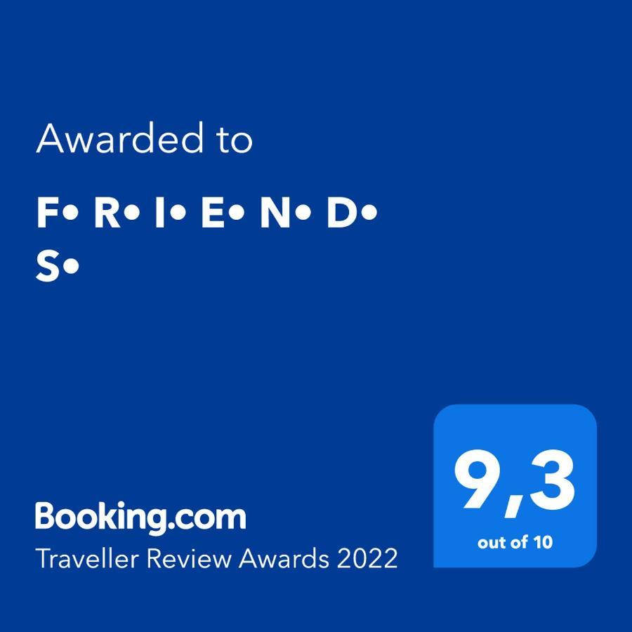 F• R• I• E• N• D• S• Bed & Breakfast Novalja Bagian luar foto
